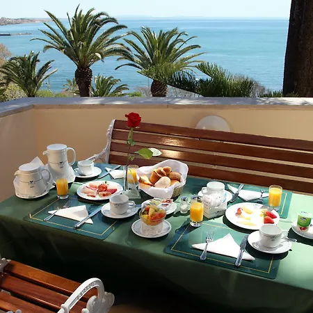 Eden Hotel 4*