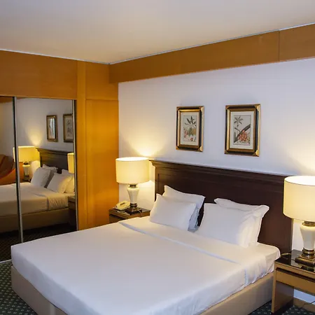 Eden 4* אסטוריל